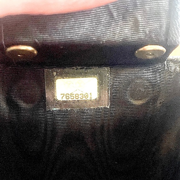 AUTHENTIC CHANEL KEY/CARD HOLDER EUC - Picture 5 of 8